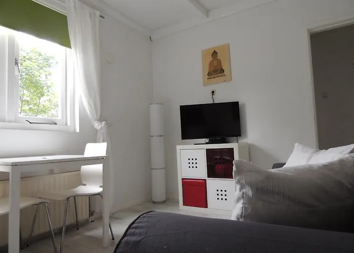 Hauswirth With Private Parking Zandvoort