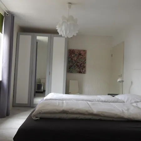 浩斯沃思公寓 *