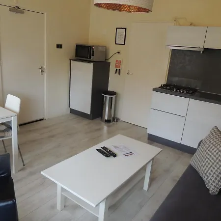 浩斯沃思公寓 赞德沃特